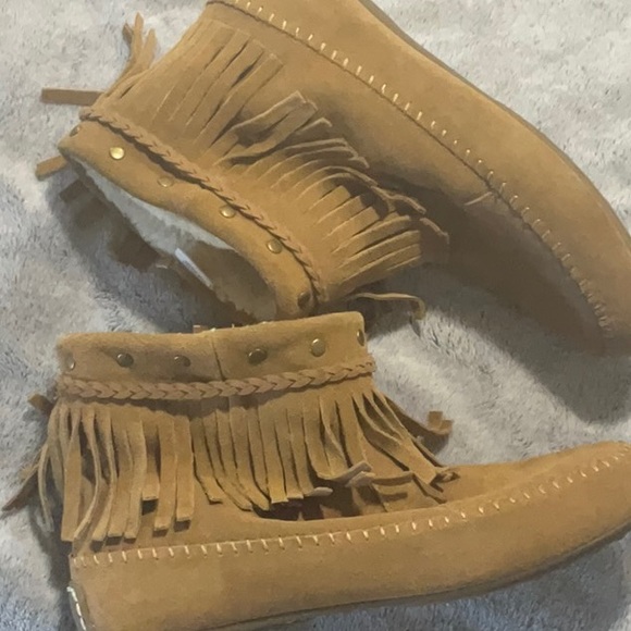 Size 10 Lucky Brand Moccasins - Picture 5 of 5